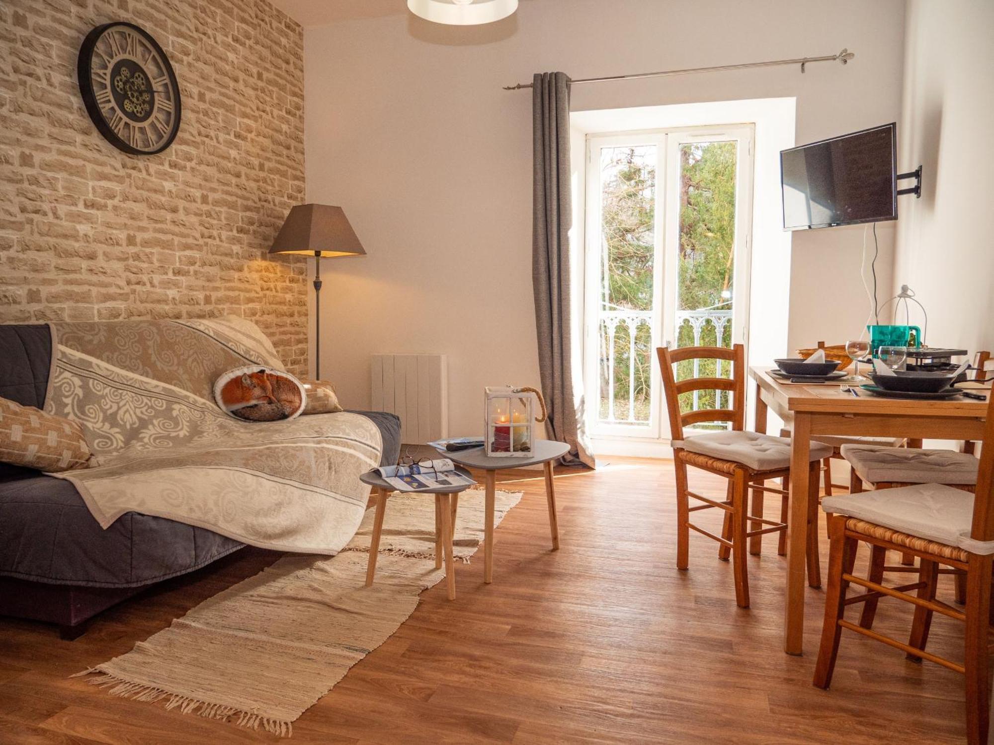 Les Gites De Sylvie Ussat Habitación foto